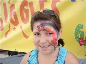 Giggles Faces N Glitter