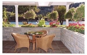 Bluegrass Patio Room