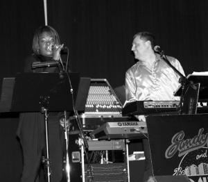 Sandy Vine And The Midnights - London