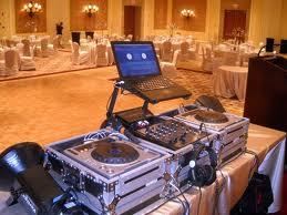 ROCKFORD IL AAA DIAL A DJ Chicagoland PHOTO BOOTHS & expert Karaoke Service